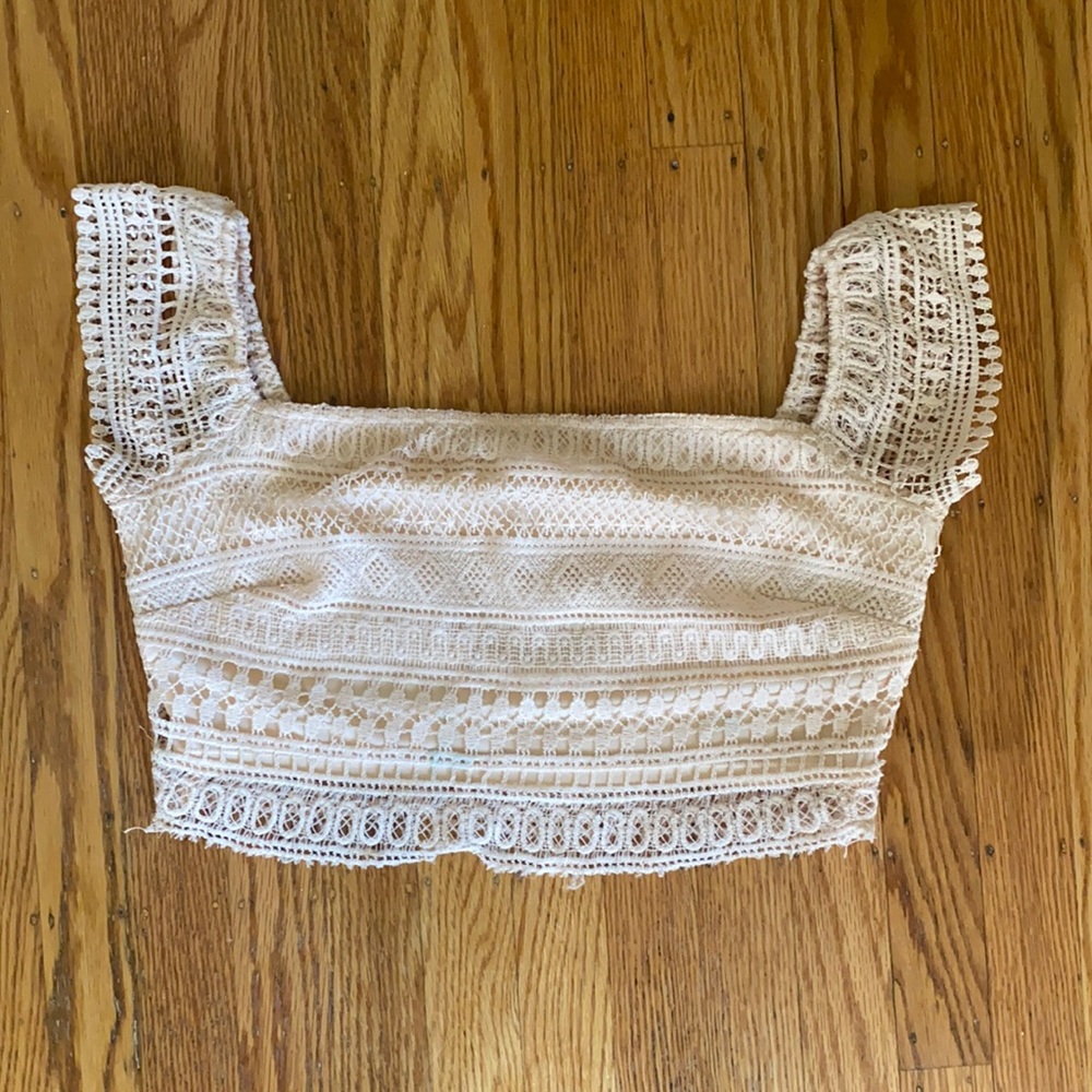 Lace light pink crop top
